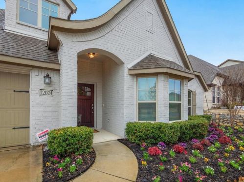 12024 Hathaway Dr, Fort Worth, TX 76108-4798