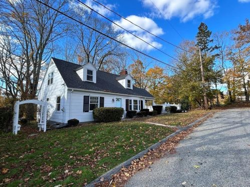 7 Arlington Hts, Norwich CT  06360-1801 exterior