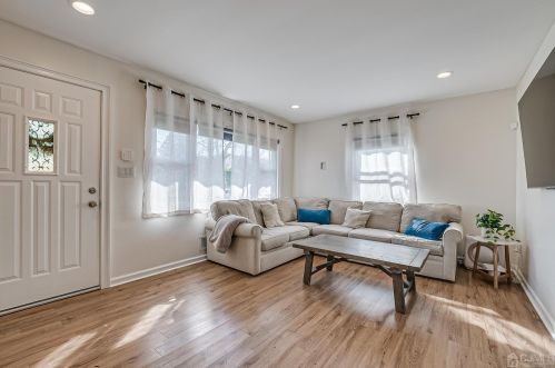 9 Madeline Ave, East Brunswick NJ  08816-3836 exterior