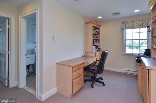 116 Osborne Cir, Kennett Sq PA  19348-1910 exterior