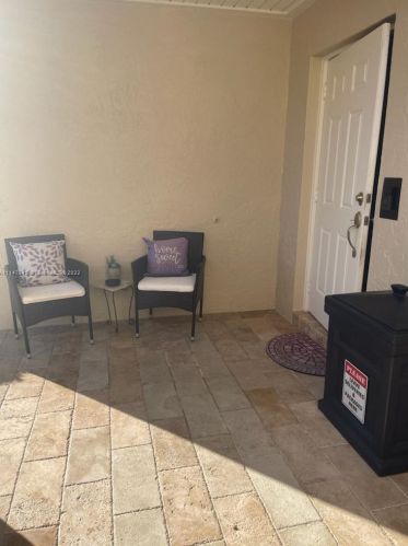 6445 171st St, Hialeah FL  33015-4615 exterior