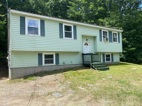 39 Woodbury Rd, Weare, NH 03281-4641
