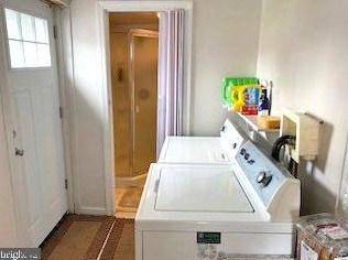 376 Amosland Rd, Holmes PA  19043-1203 exterior