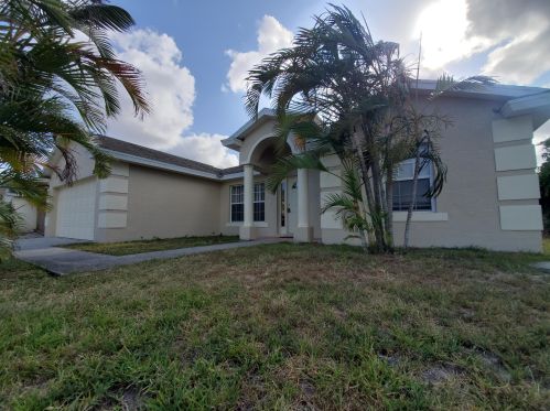 1534 Hutchins St, Fort Pierce, FL 34983-3020
