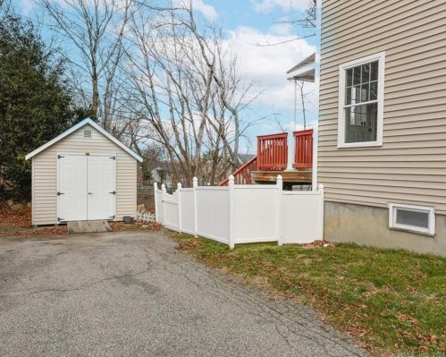 6 Nolan St, Norwalk CT  06850-2525 exterior