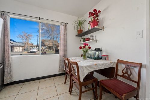 44327 Heaton Ave, Lancaster CA 93534-4337 exterior