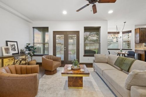 302 Deepwood Dr, Georgetown TX 78628-8305 exterior