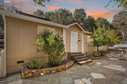 2488 Harness Dr, Pope Valley, CA 94567-9401