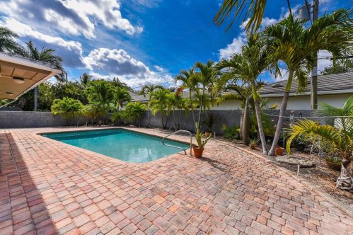 110 12th St, Delray Beach FL  33444-2915 exterior