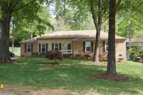 211 Leland Dr, Greensboro, NC 27455-3016