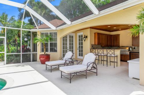 15563 Estancia Ln, West Palm Beach FL  33414-7439 exterior