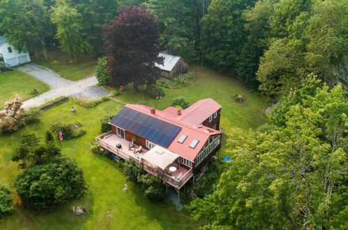 290 French Rd, Henniker, NH 03242-3136