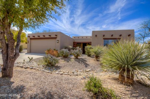 9823 Forest Grove Loop, Tucson, AZ 85749-8006