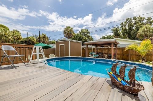 1842 Nevada Ave, Saint Petersburg, FL 33703-3346