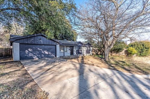 6745 Oliver Dr, Fort Worth, TX 76180-8119