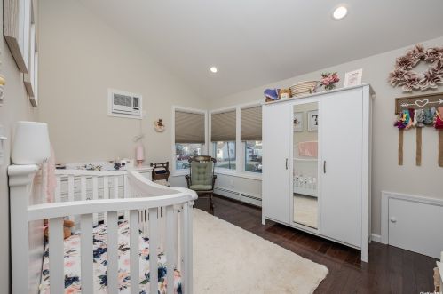 2532 Washington Blvd, North Bellmore NY  11710-2643 exterior