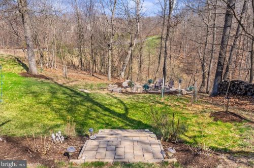 15 Lackawanna Ln, Falling Waters WV  25419-9402 exterior