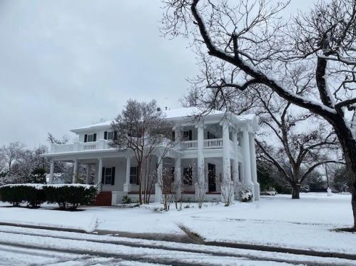 308 University Ave, Georgetown TX 78626-6141 exterior