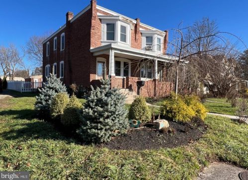 211 Roberts St, Norristown, PA 19401-3043