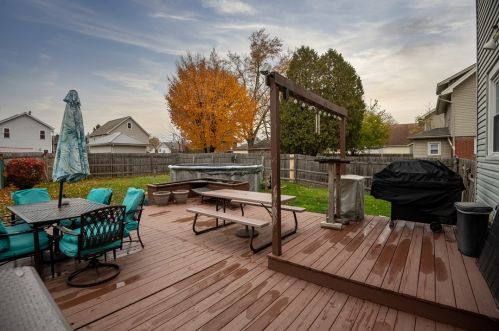 160 White Ave, Hermitage PA  16146-3082 exterior