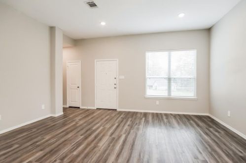 10382 Royal Damon Dr, Conroe TX  77303-2660 exterior
