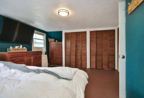 32 Fairview Ave, Nashua NH 03060-4105 exterior