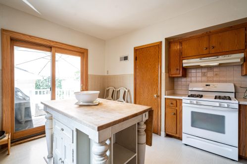 2555 72, Milwaukee WI 53219-2529 exterior