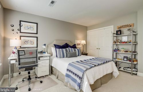 11406 Wild Bramble Way, Herndon VA  20194-1001 exterior