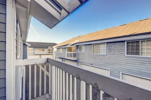 11690 Lakewood Blvd, Downey CA  90241-5272 exterior