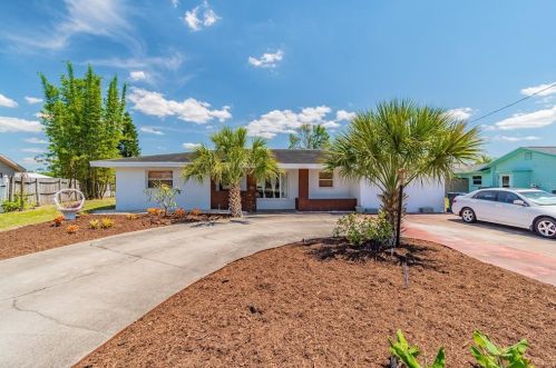 806 Blue Heron Blvd, Ruskin, FL 33570-3814