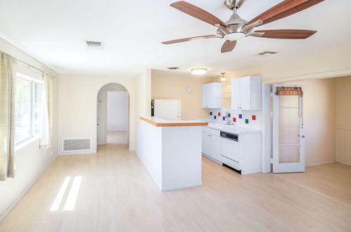 38411 Vista Dr, Cathedral City CA  92234-2144 exterior