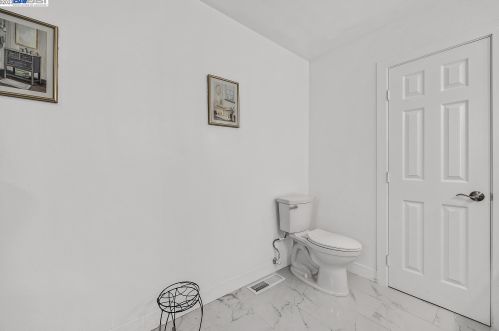 7769 Deervale Ct, Pleasanton CA  94568-1016 exterior