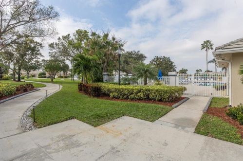 1211 Sun Terrace Cir, Fort Pierce FL  34986-2411 exterior