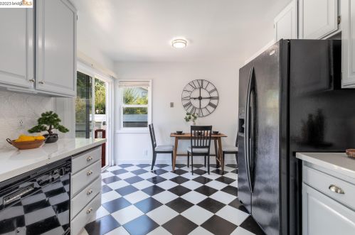 3963 Coolidge Ave, Oakland CA  94602-3428 exterior