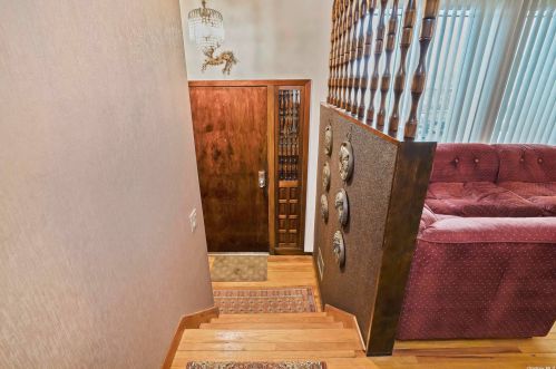 158-16 80th St, Jamaica, NY 11414-1106