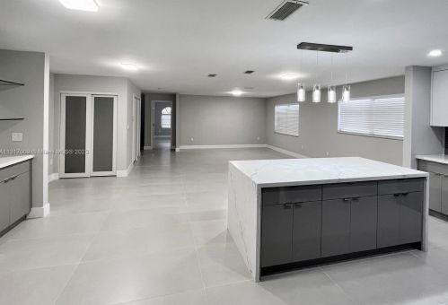 240 7th St, Dania Beach FL  33004-4402 exterior