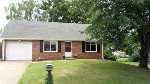 7233 Oakdale Dr, Newburgh, IN 47630-2935