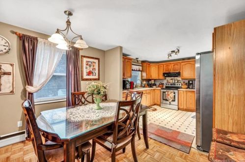 1 Hamilton Rd, East Granby, CT 06026-9517