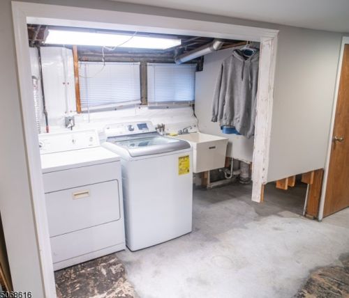 61 Grove Ave, Verona NJ  07044-1612 exterior