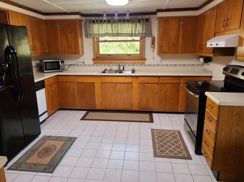 1791 Scullton Rd, Rockwood, PA 15557-8162