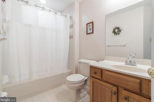 830 Creekview Dr, Blue Bell PA 19422-2729 exterior