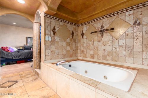 3319 61 St, Phoenix AZ 85033-4112 exterior