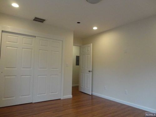 72 Brook Ave, Englewood, NJ 07631-1735