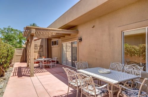 7 Pine Valley Dr, Rancho Mirage CA  92270-1606 exterior