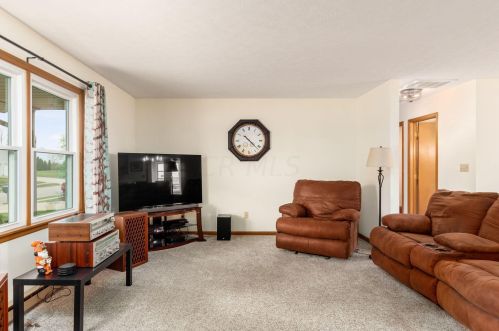 391 Waverly Ave, Washington Ch OH  43160-2464 exterior