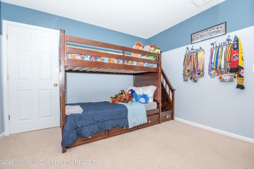 9 Maxim Ct, Jackson Twp NJ 08527-3893 exterior