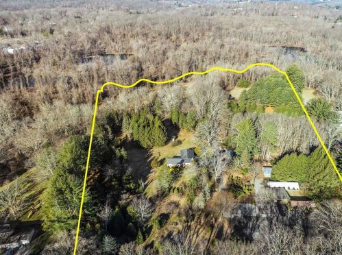 235 Greenwich Rd, Bedford, NY 10506-1719