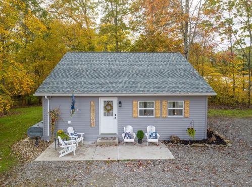 707 Paradise Ln, Ligonier, PA 15658-2581