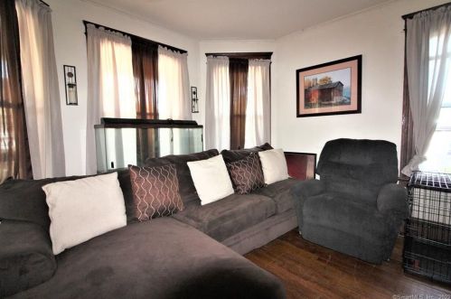 17 Poplar St, Waterbury, CT 06708-3587