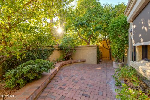 4735 65th St, Scottsdale AZ 85253-1886 exterior